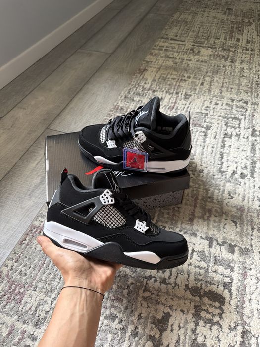 Jordan 4 White Thunder