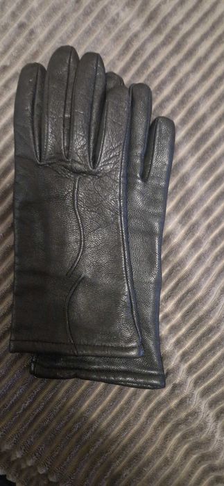 Дамски кожени ръкавици