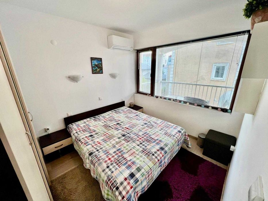 Тристаен апартамент в централната част, Първа линия, Ниска такса