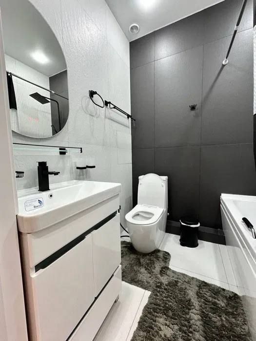 Академ городок. Новостройка 3/5/7. Площадь 84кв.м. мебель+техника.