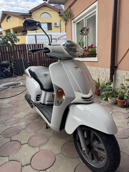 Vand sau inchiriez scutere , proprietar 2018,2016