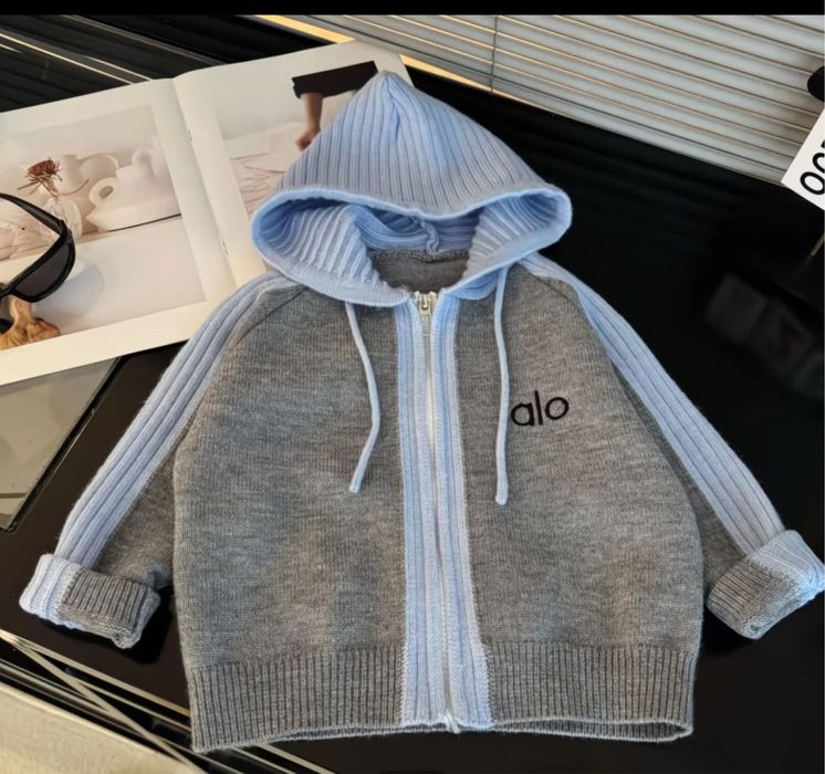 Продам кофту качество супер унисекс