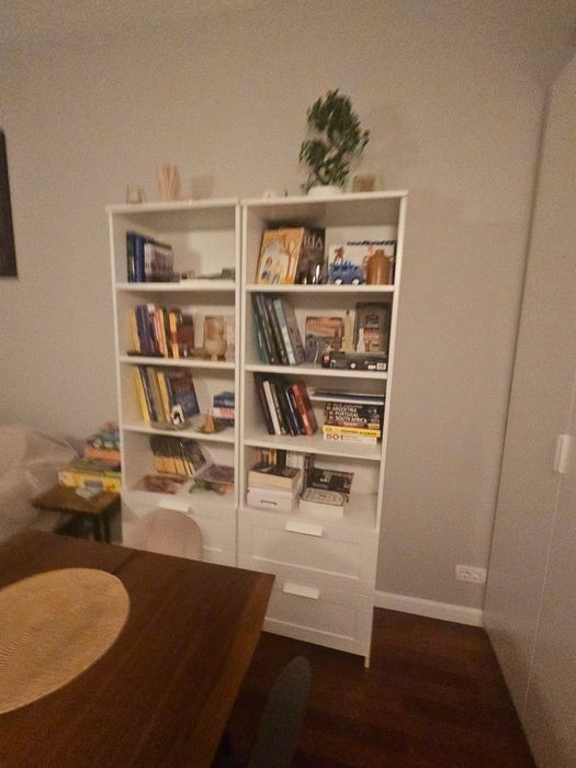 Vand biblioteca alba