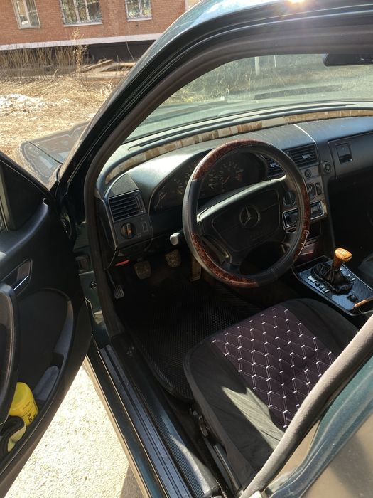 Мерседес с 200 в хорошем состояний