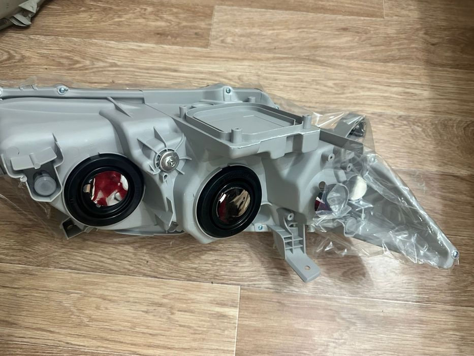 Фары на камри 40