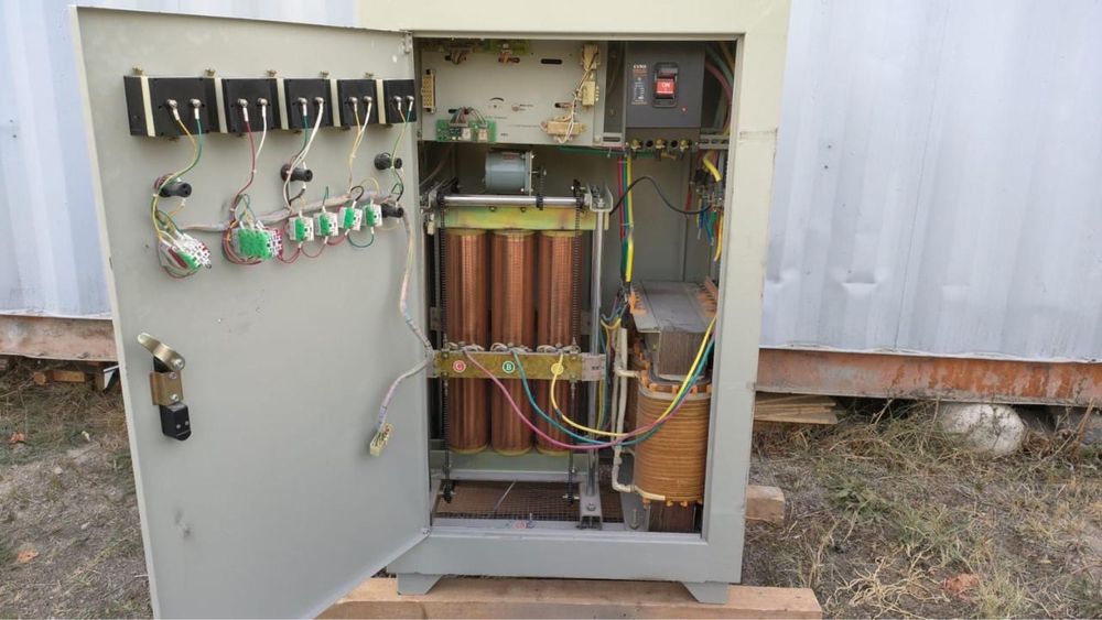 Стабилизатор трёхфазный