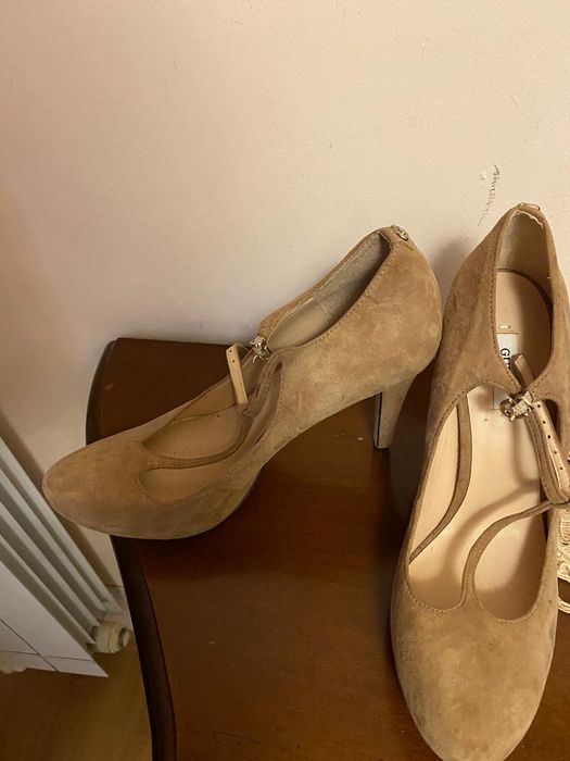 Pantofi de dama Guess