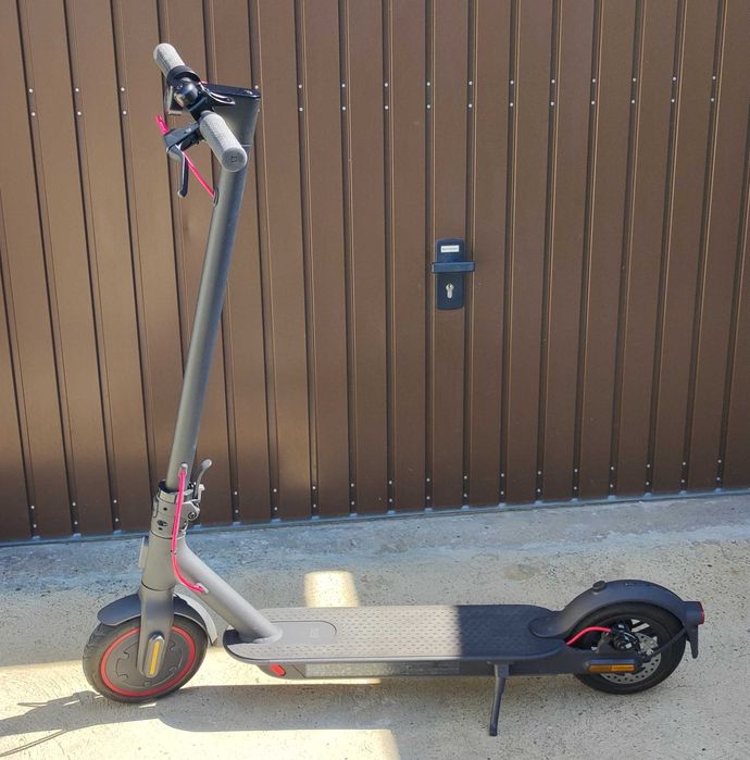 Trotinetă electrică Xiaomi Mi Electric Scooter Pro 2