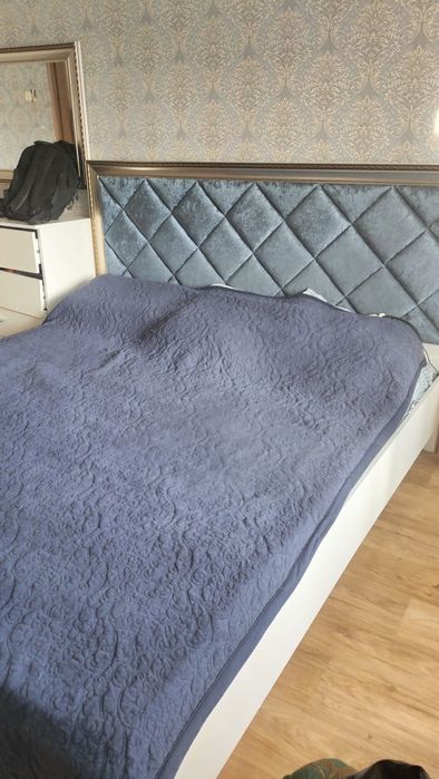 продам  кровать с матрасом