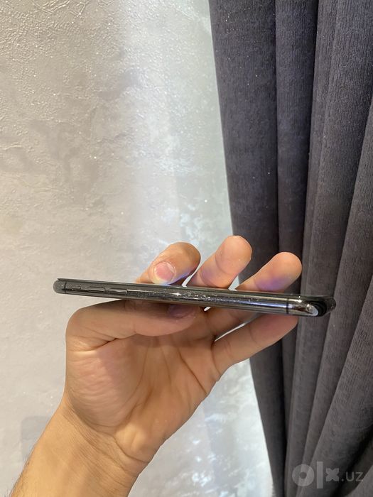 Iphone x         .