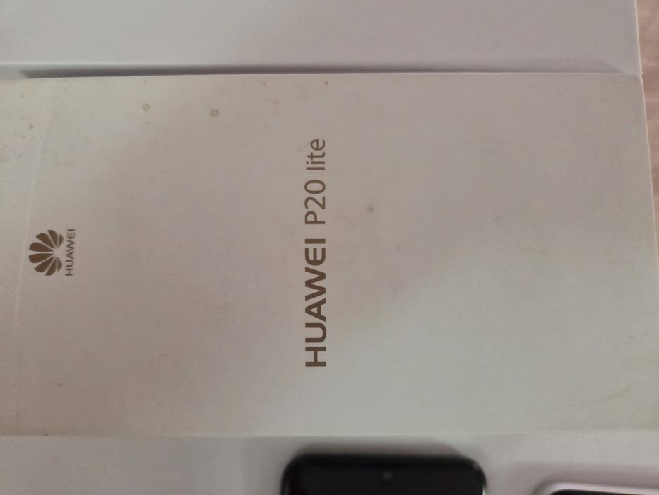 Vând telefoane noi