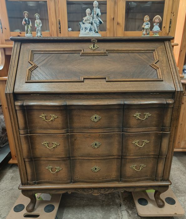 Дъбово писалище с месингови дръжки