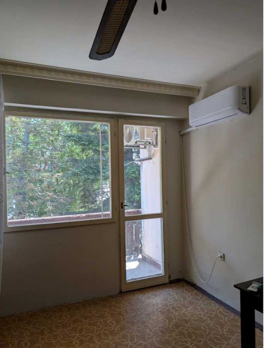 Продава се Четиристаен апартамент в с. Крушари, Област Добрич - 120 кв.м за 375 €/кв.м - Снимка #2