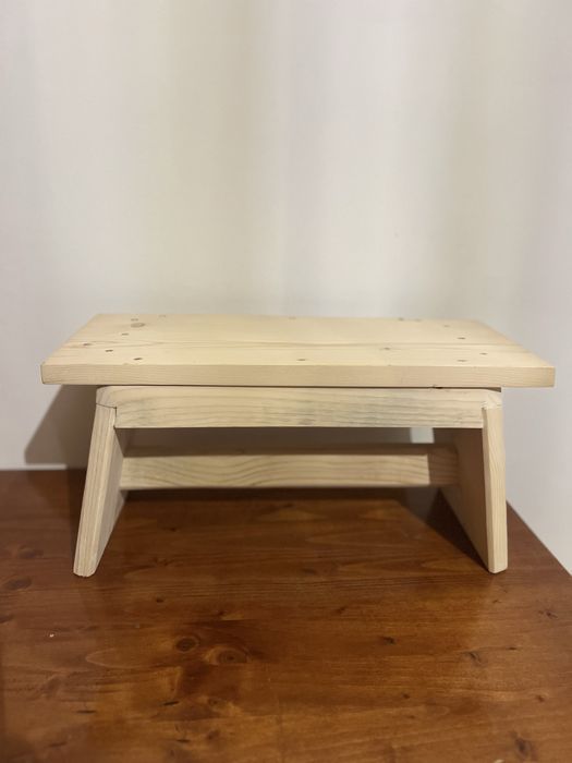 Scaune din lemn facute manual