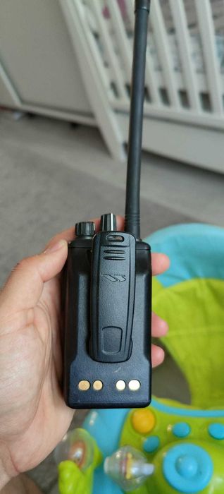 Stație portabilă Vertex Standard VX-261 UHF –  fără încărcător
