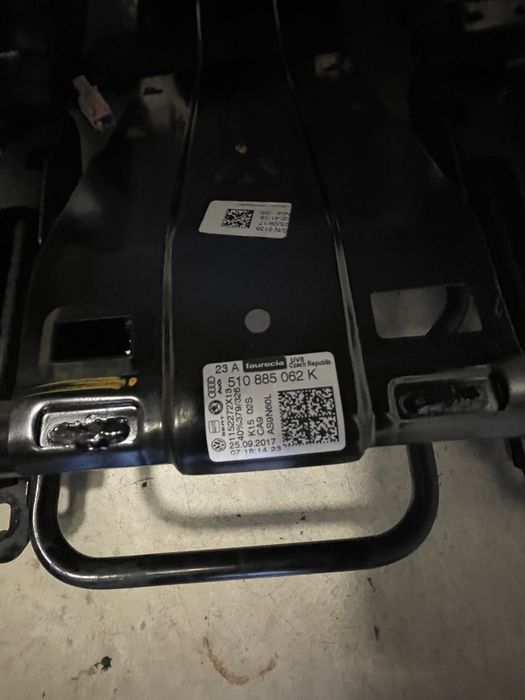 Комплект седалки за Volkswagen Golf Sportsvan