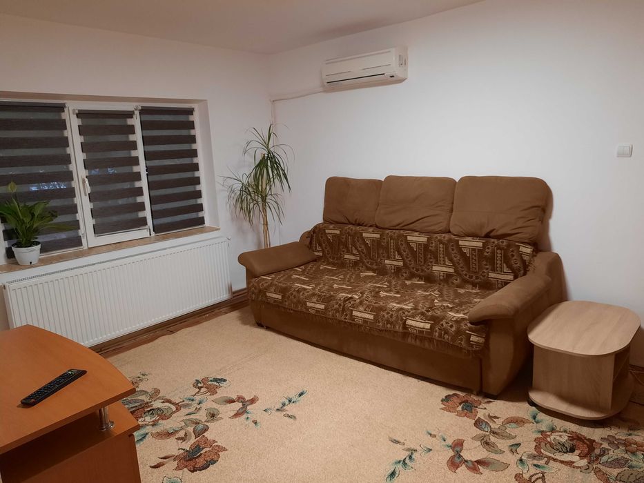 Inchiriez apartament