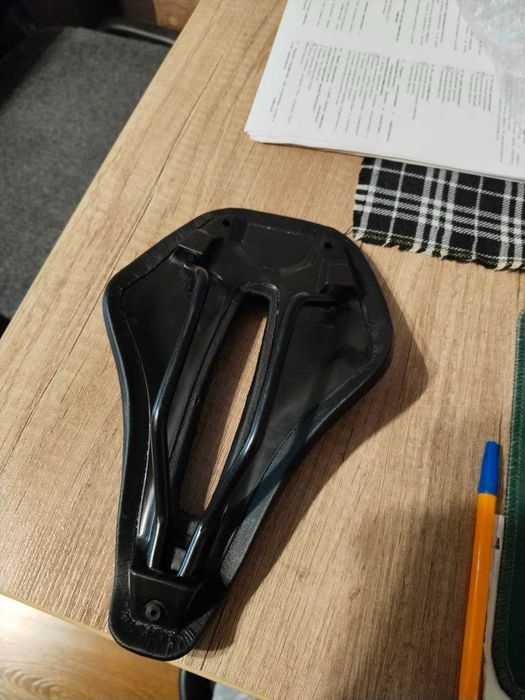 Продам практически новое седло ZTTO