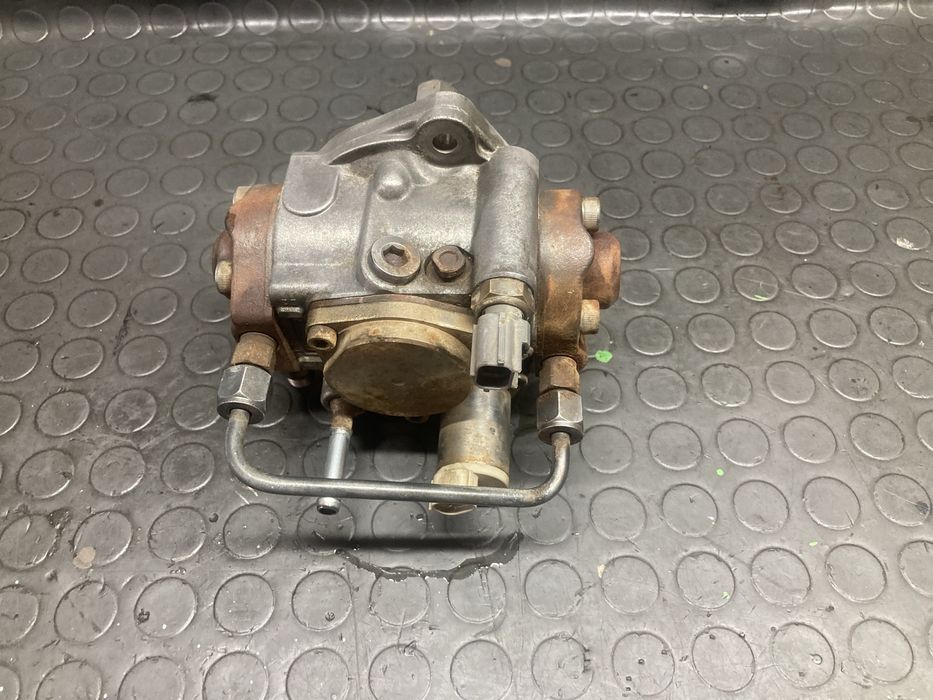 Горивна помпа за тойота хайлукс/toyota hilux 3.0D4D 163кс 05-09г DENSO 22100–30090