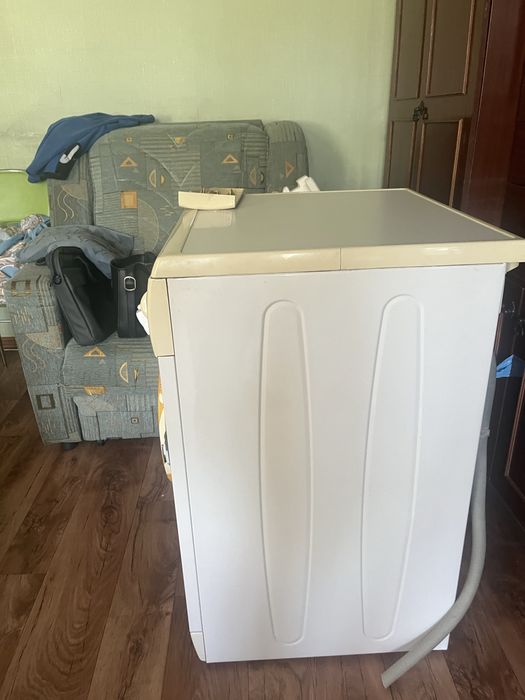 Отдам машинку стиральную BEKO