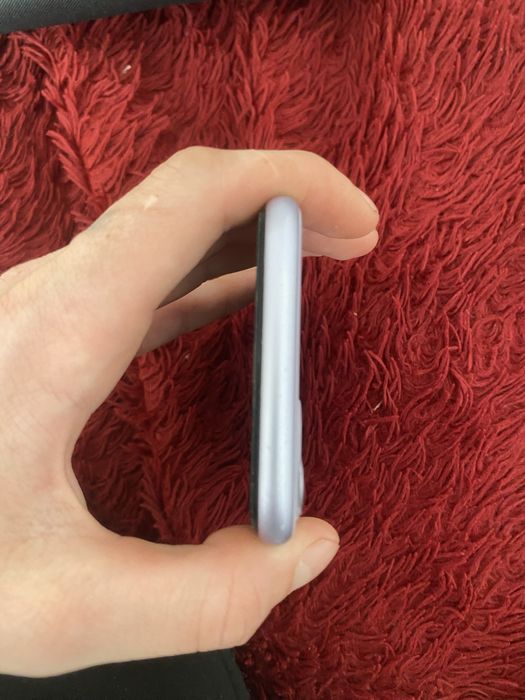 Продам Айфон 11 в хорошем соотояние