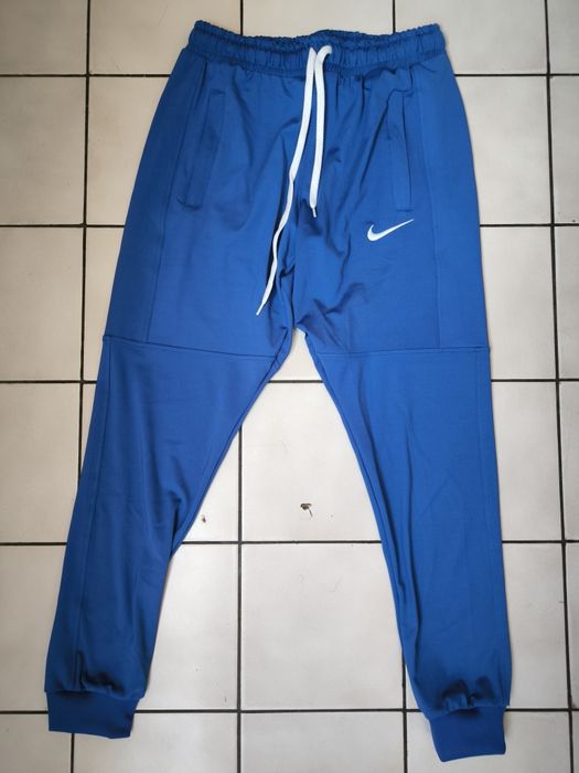 Спортно  долнище анцуг от полиамид или памук