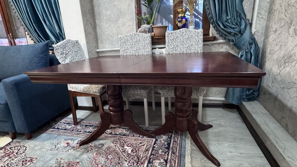 Стол в гостиную раздвижной без стульев