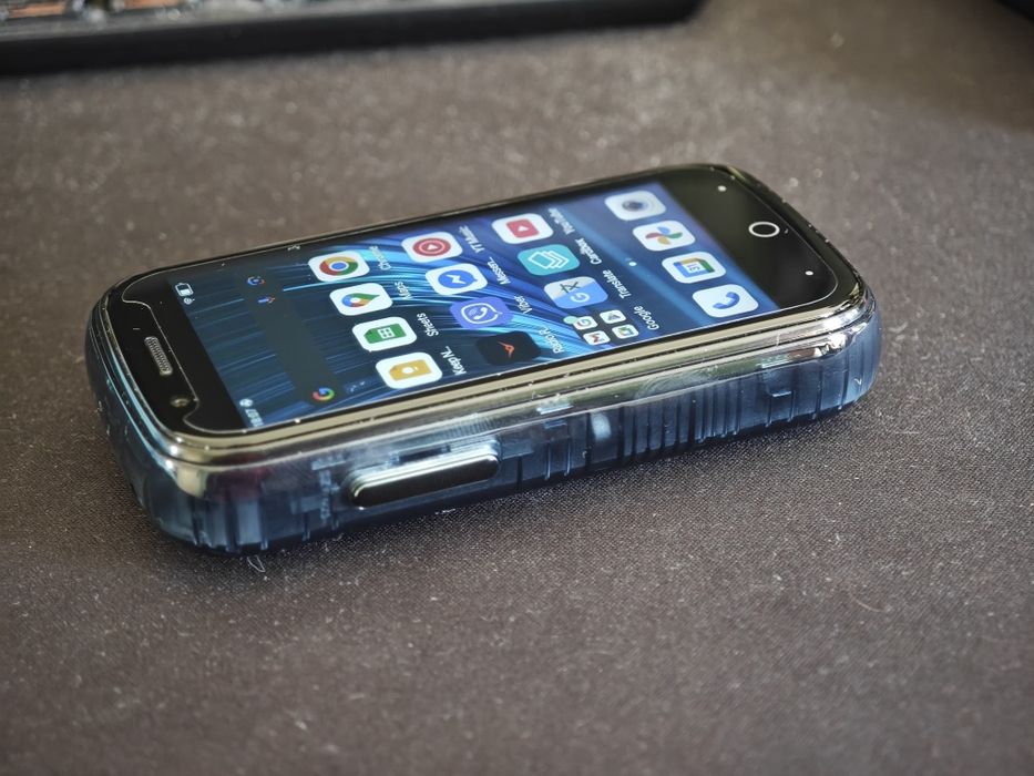 Uniherz jelly star най малкият андроид телефон