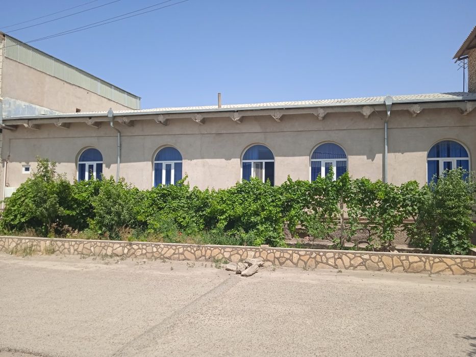 Хонаботда 8 сотокли участка сотилади