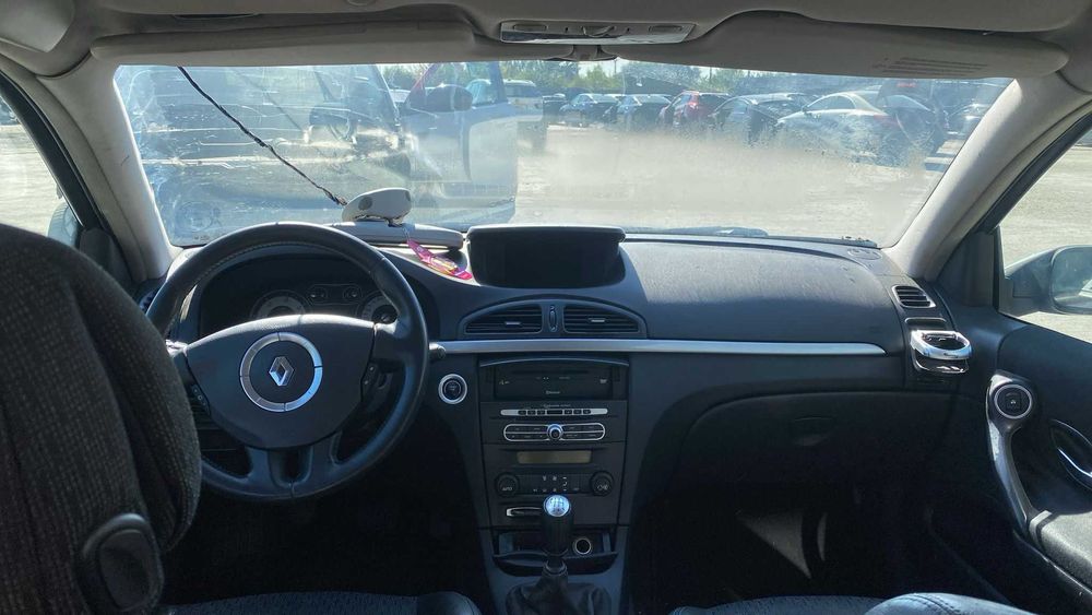 Dezmembram Renault Laguna 2 2006 berlina 1.9