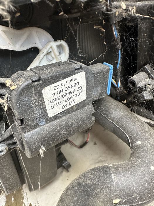 Grup caldura / aeroterma de sub bord Volkswagen Passat b6 b7 CC / motoras reglaj climatizare / calorifer caldura