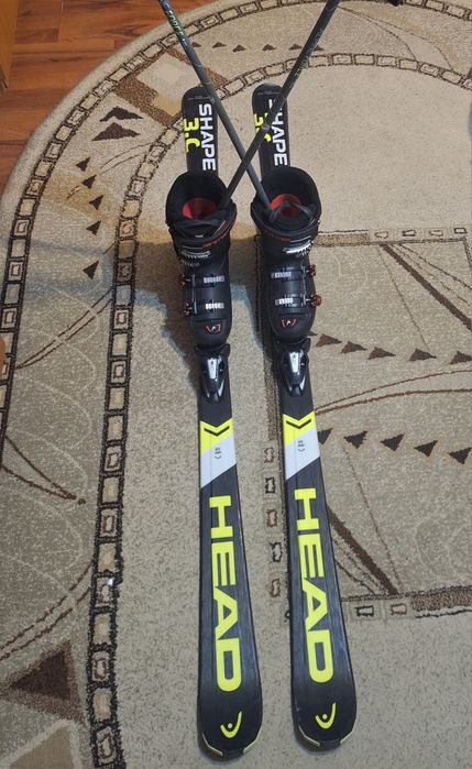 Vând schii ,clapari ,bete