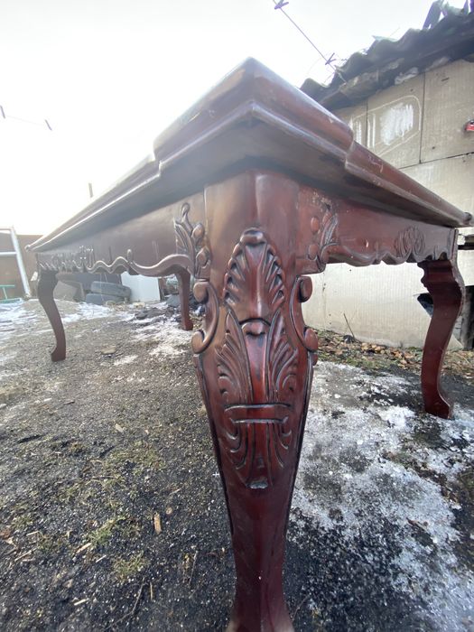 Стол вместительный