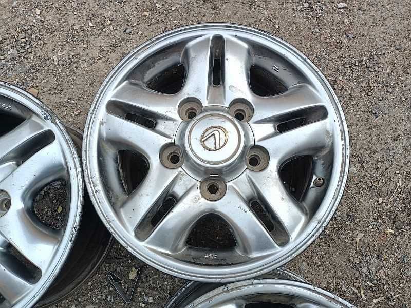 Продам оригинальные легкосплавные диски R16 на Toyota Land Cruiser VX