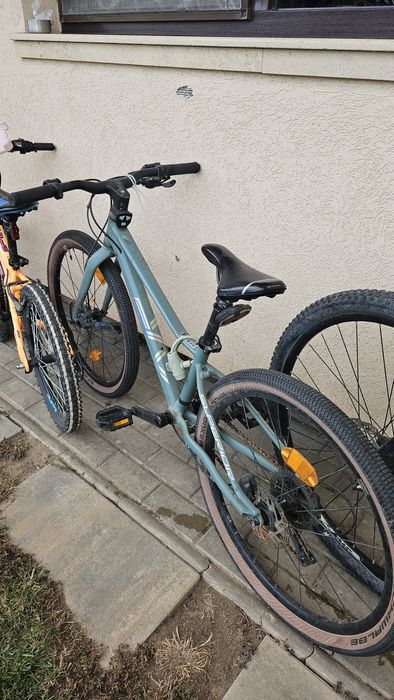 Se vinde bicicleta fly