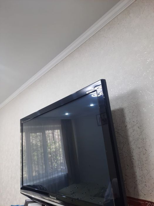 продам телевизор Panasonic TX-PR42U20