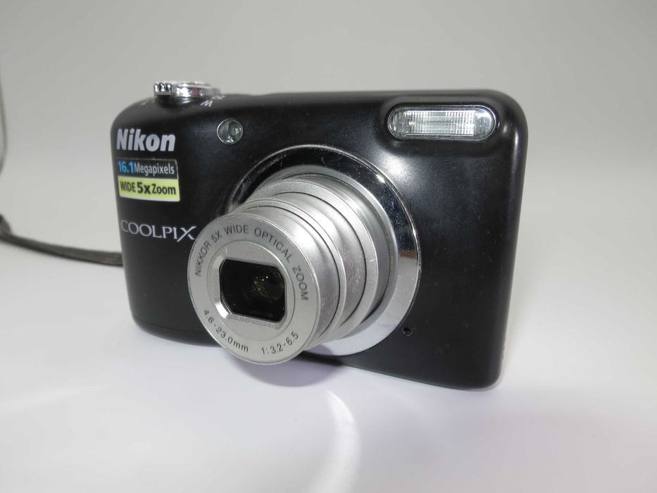 Nikon Coolpix A10 ултра компактен цифров фотоапарат подобен на L25 и L29 дигитална камера в отлично състояние, тествана и работи перфектно