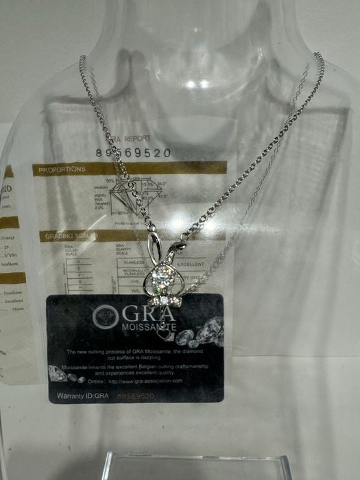 Сребърно колие с висулка и мойсанит (Диамант) 0.5 карата