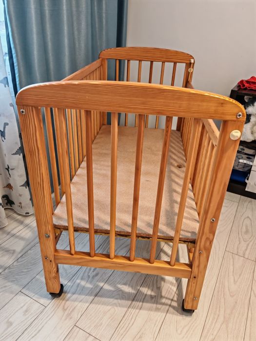 Pătuț bebe în stare foarte buna