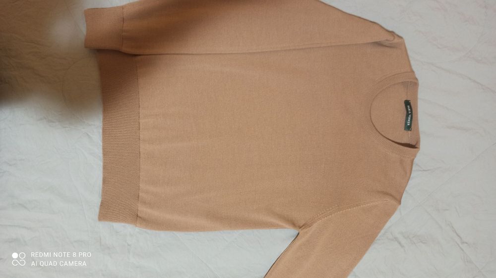 Нов бежов мъжки пуловер. 100% мериносова вълна.