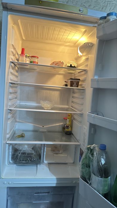 Холодильник Indesit