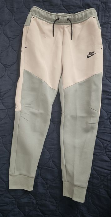 Nike Tech Fleece детско долнище