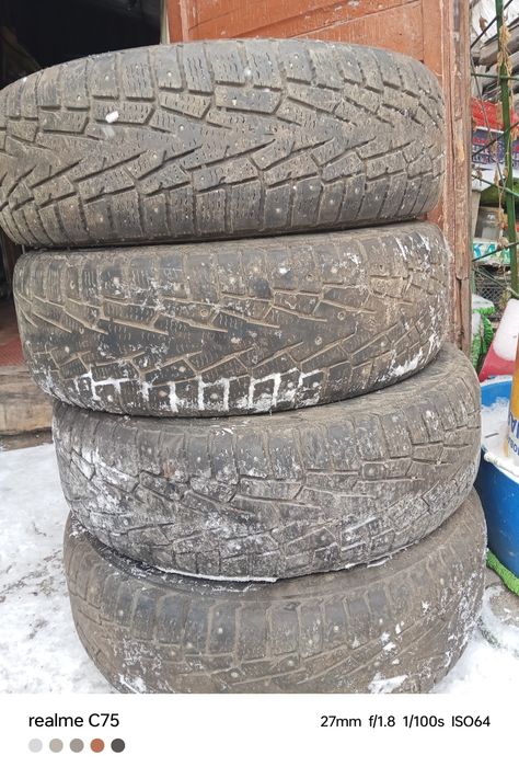 Продам резину 205/65/15