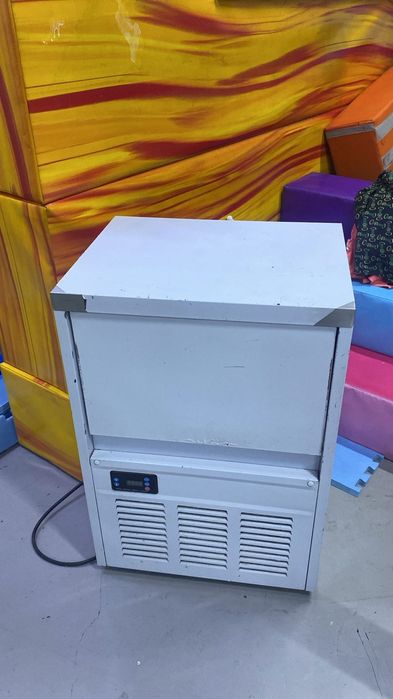 Продам льдогенератор