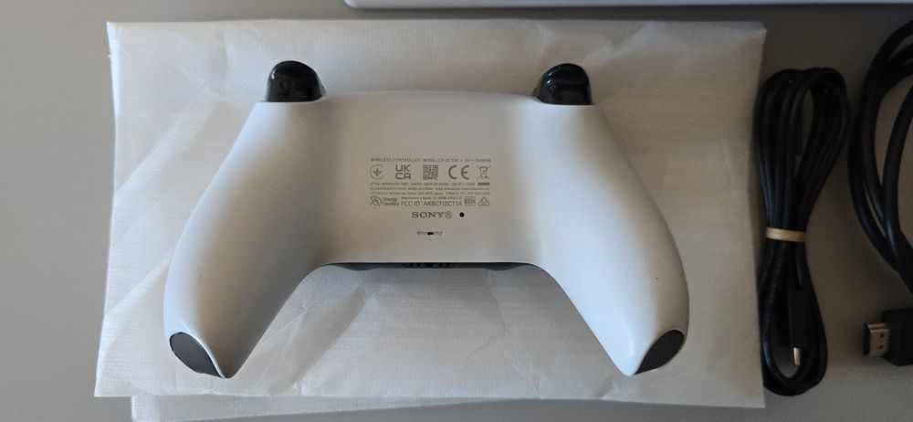 Конзола Sony Playstation 5 Disc, CF-1116A, 825GB, 1 джойстик