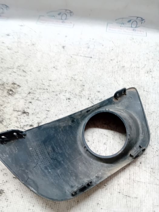 grila proiector stanga dacia logan 2016