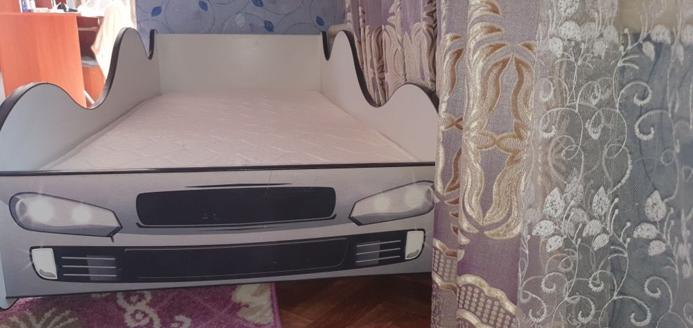 Продам детскую кровать-машику