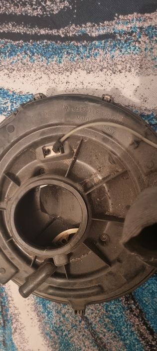 Корпус воздушного фильтра ауди б4