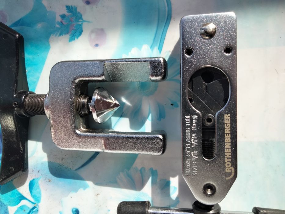 Tăietor Rothenberger, clupă, filiere și sculă de bercluit