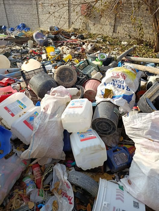 Пластмасса бор майдаланган  сувда чўкмайди